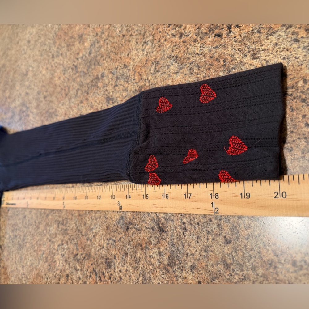 Free People We The Free Daria Cuff Cardi Size Small Black With Red Hearts NEW - Picture 14 of 14